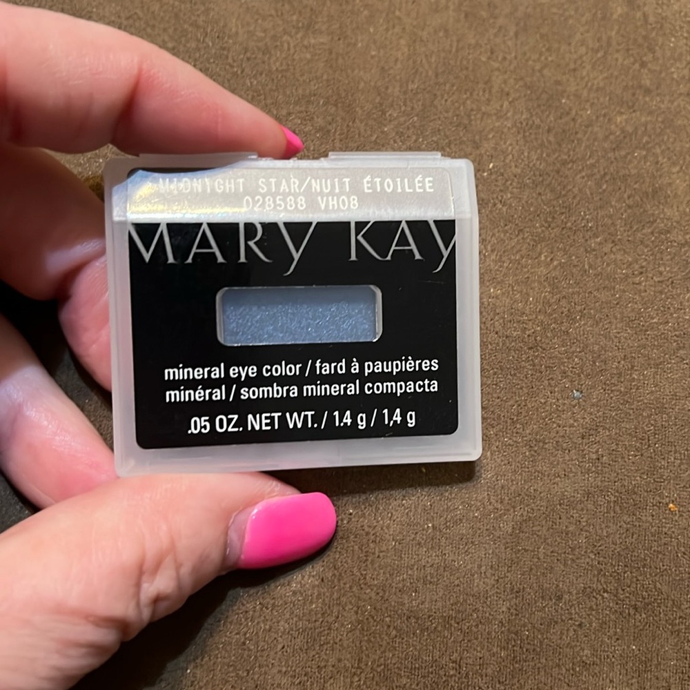 NWOT Mary Kay Mineral Eye Color-Midnight Star